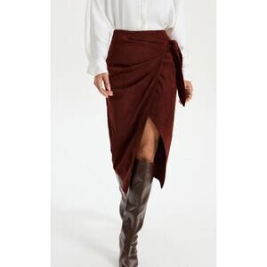 Commense Burgundy Suede Effect Wrap Midi Skirt Size L US 9/10 – Quiet Luxury